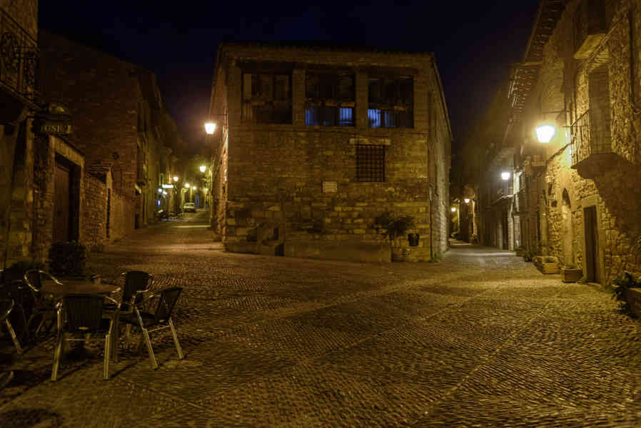 Huesca - Ainsa 44 - plaza de San Salvador.jpg
